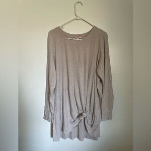 #14 VICTORIA’S SECRET OVERSIZED LONG SLEEVE